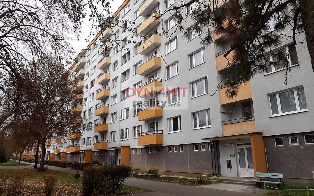 EXKLUZÍVNE – Predaj 3,5 izbového bytu 87 m2 –  Prievidza-J. Murgaša –  ČÍNSKY MÚR