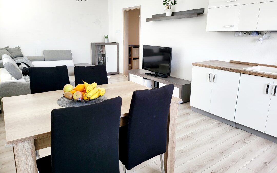 EXKLUZÍVNE – PREDAJ 3 i byt, ul. ŠKARVANA/PRIEVIDZA – 74 m2 + 2 x lodžia
